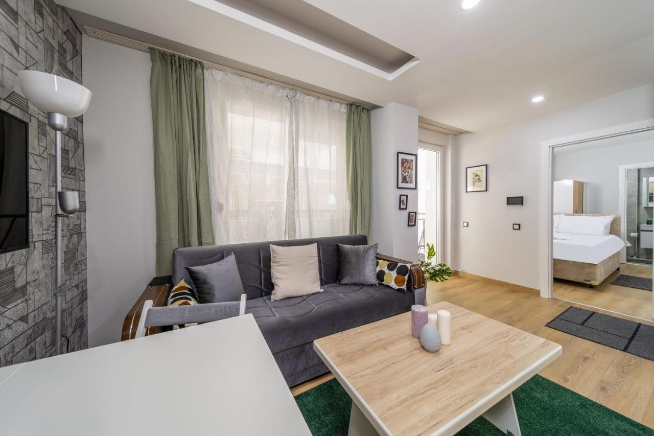 Modern And Cozy With Central Location And Balcony In Muratpasa, Apartament *