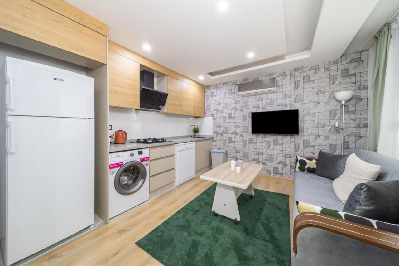 Modern And Cozy With Central Location And Balcony In Muratpasa, Apartament Antalya